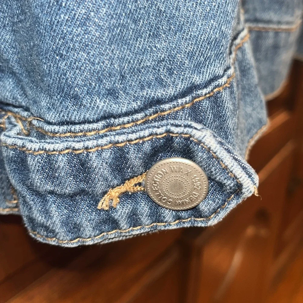 WAX JEAN Basic Denim Distressed Jean Jacket Size Small
